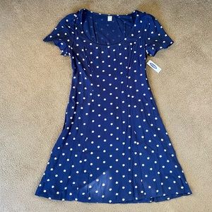NWT! Cute Daisy Print Dress